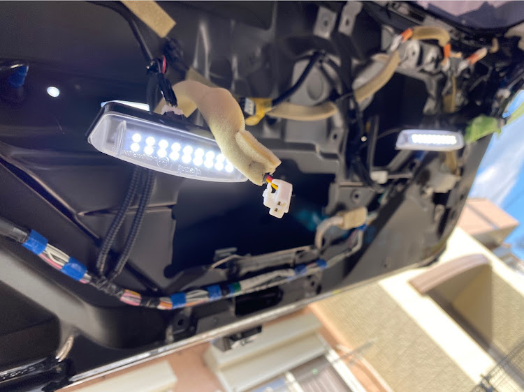 ハリアーのハリアー・ライセンスランプLED・交換・ムーンアイズ・快晴に関するカスタム事例の投稿画像5枚目