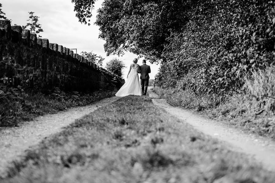 Fotógrafo de casamento Sally Joanne (sallyjoanne). Foto de 2 de julho 2019