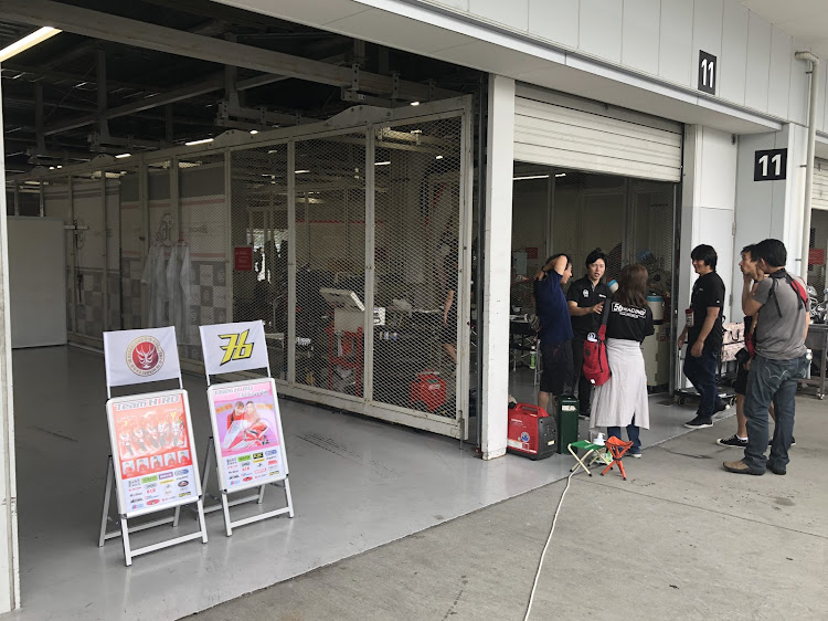 ハイエースバンの鈴鹿サーキット・鈴鹿サンデーロードレースに関するカスタム事例の投稿画像4枚目