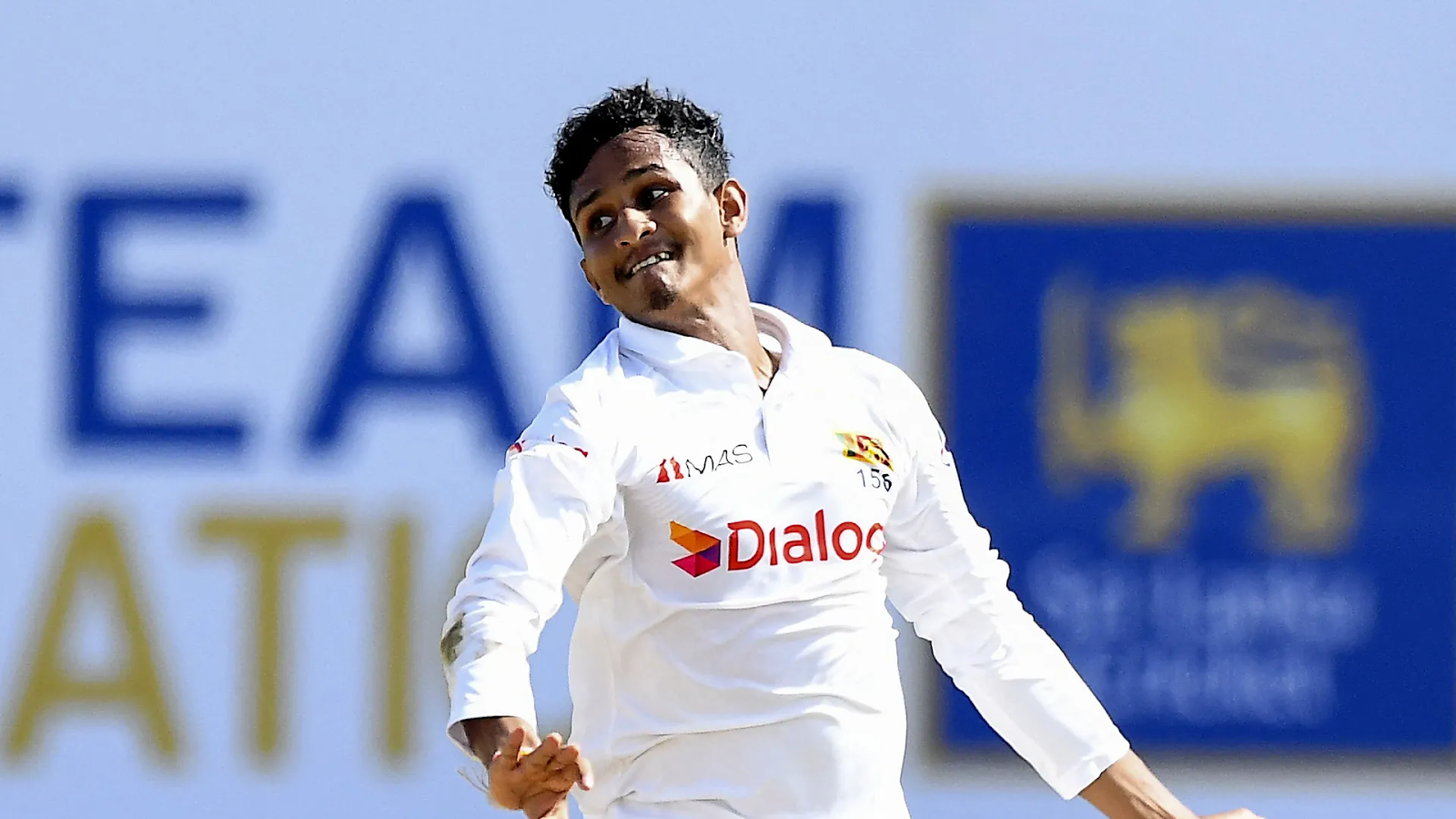 Big blow for Sri Lanka ahead of the second Test against Australia. Left-arm spinner Praveen Jayawickrama is out of the second and final Test against Australia after testing positive for COVID-19.