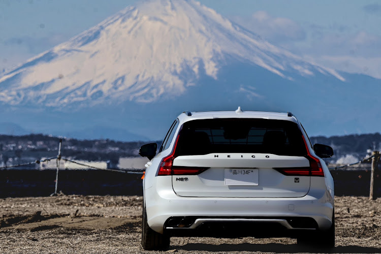 V90のvolvo・v90・HEICO・HS9・VOLVO for lifeに関するカスタム事例の投稿画像3枚目