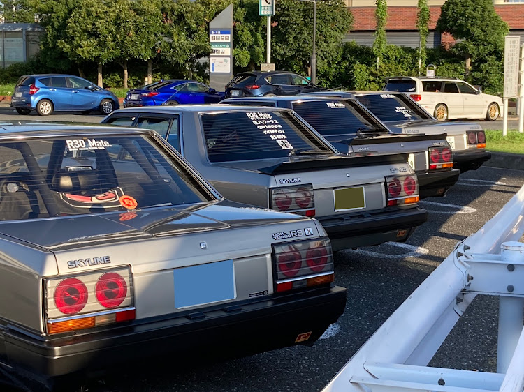スカイラインのDR30 スカイライン・R30スカイライン・朝活ドライブ・フロントスポイラー取り付け・R30 Mate.に関するカスタム事例の投稿画像2枚目