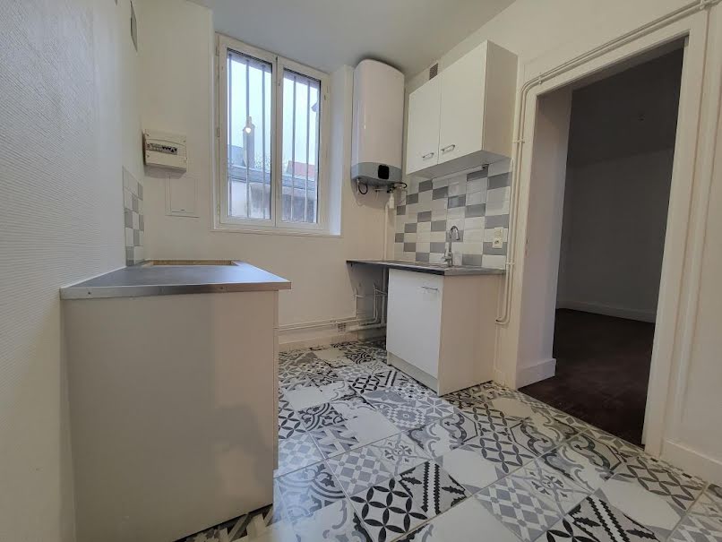 Location  appartement 3 pièces 52 m² à Gien (45500), 500 €