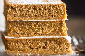 Skinny Gluten Free Pumpkin Cheesecake Bars