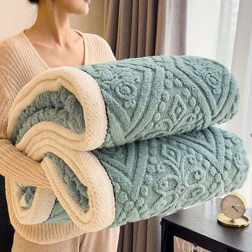 Title 3, Fashionable Autumn and Winter Household Blanket...