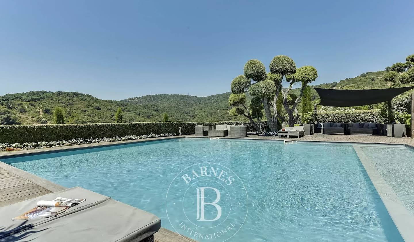 Villa with pool Grimaud