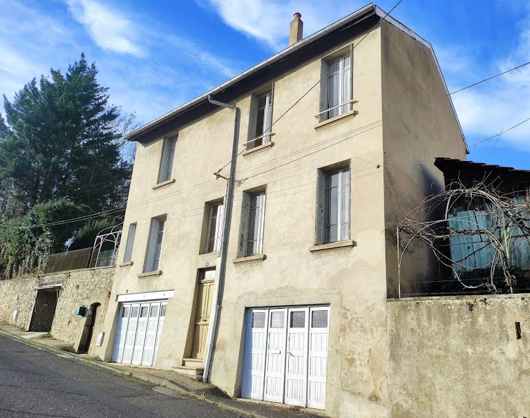 Vente maison 5 pièces 103.65 m² à Thiers (63300), 66 000 €