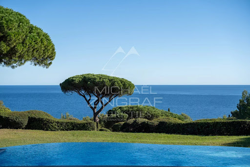 Propriété avec piscine en bord de mer 3