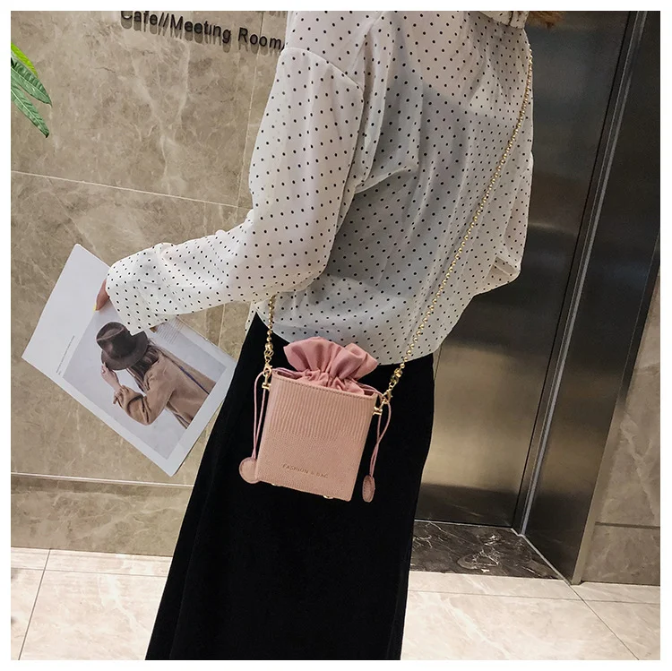 Nieuwe emmertas voor vrouwen. Perfect voor de borstkolf en accessoires. Stijlvol, praktisch en ideaal voor onderweg.