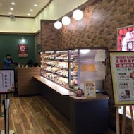 Mister Donut 甜甜圈專賣店(小巨蛋門市)