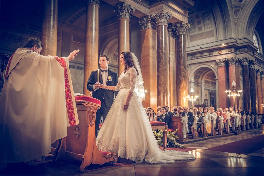 Wedding photographer Timmer László (timmerfotostudio). Photo of 28 October 2019