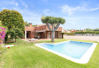 House with garden and terrace 14