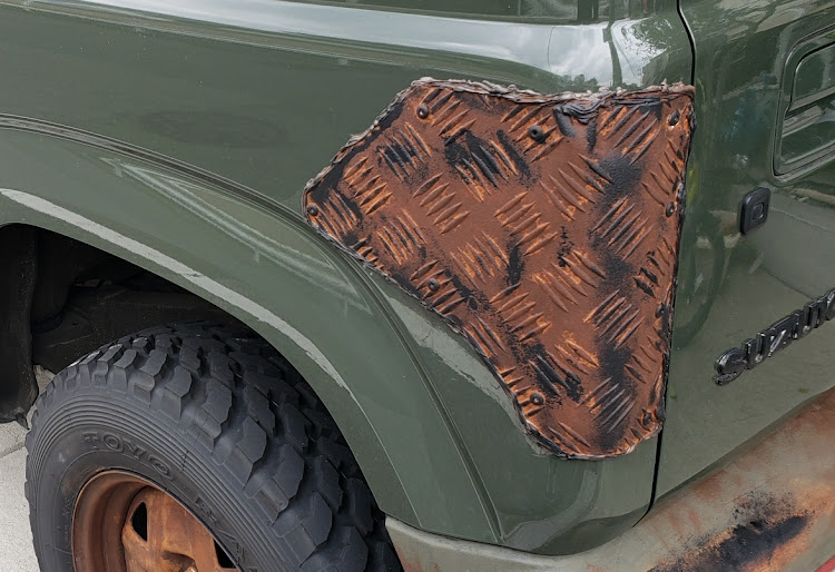 ジムニーのタイヤ、ホイール交換・バンパー交換に関するカスタム事例の投稿画像1枚目