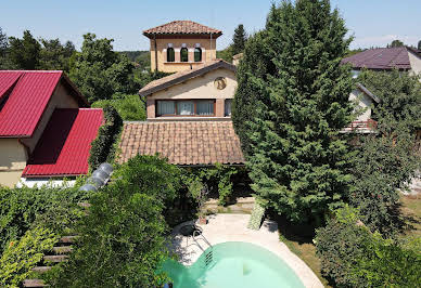 Villa with garden and terrace 3