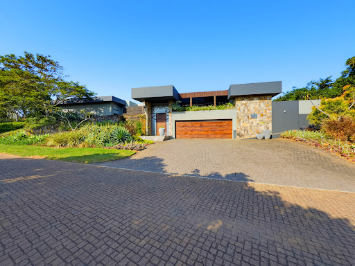 Seaside house with pool and garden 3