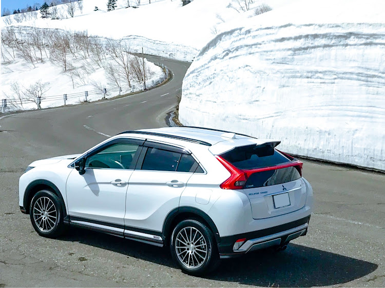エクリプスクロスの2020ベストショット・カレンダーに載ってみたい・目指せPickUpCars・雪の回廊・discover_ctに関するカスタム事例の投稿画像1枚目