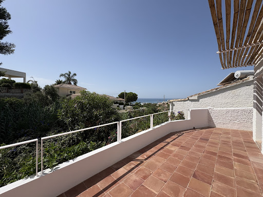 Apartment with terrace and pool 2