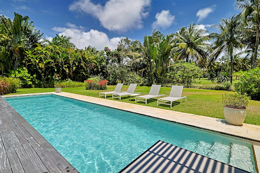 Villa avec piscine et jardin 1