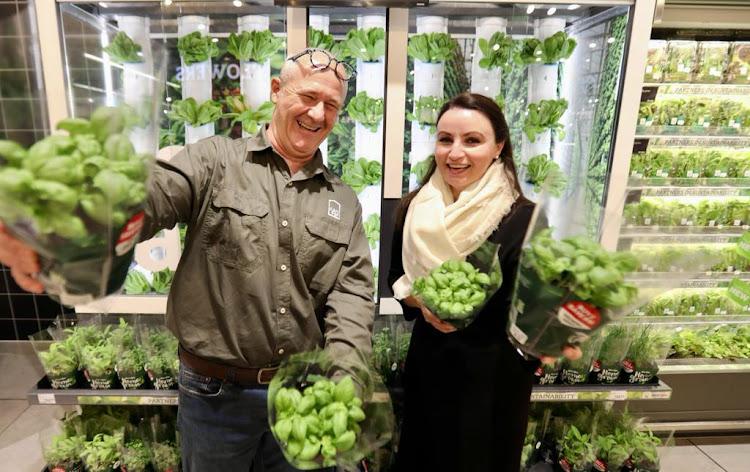 The in-store vertical farm will be a method demonstration of CAN-Agri’s commercial facility, which has 24 rows with 200 ‘growing stacks’ which are 6m high. Pictured are Francois van der Merwe, CEO of CAN-Agri, and Liz van Niekerk, head of produce and horticulture at Pick n Pay.