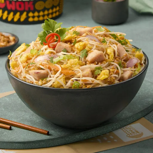 Chicken Burnt Garlic Noodles - Half (500 Ml)