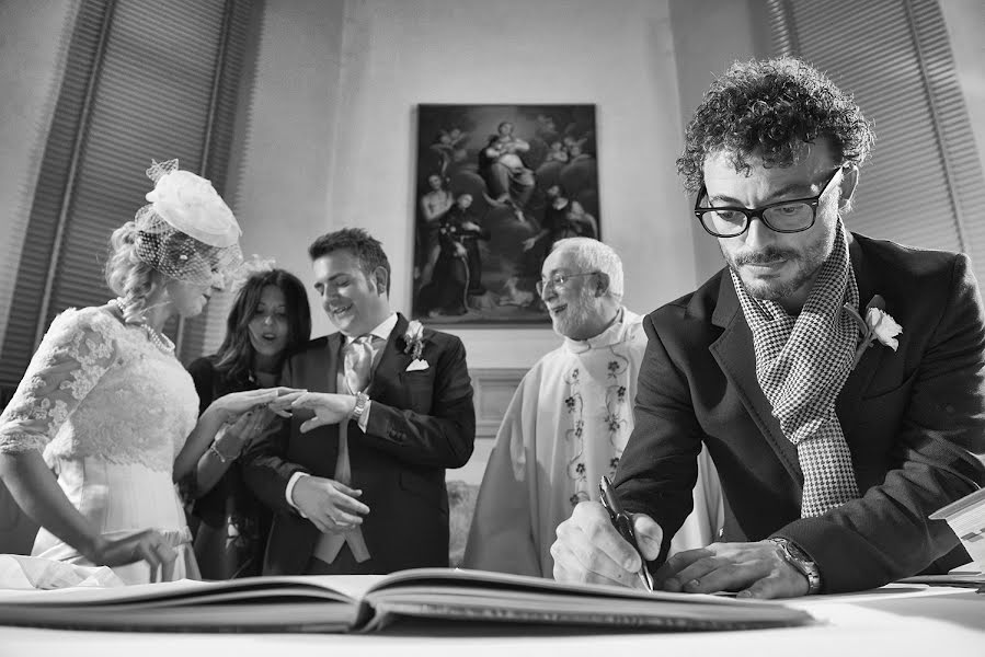 Fotógrafo de casamento Alessandro Femminino (alessandrofemmi). Foto de 18 de abril 2017