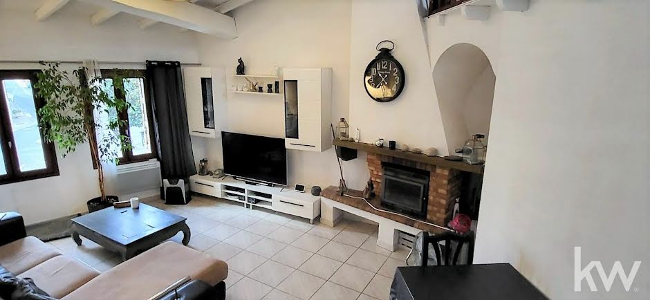 Vente maison 4 pièces 131 m² à Néfiach (66170), 165 000 €