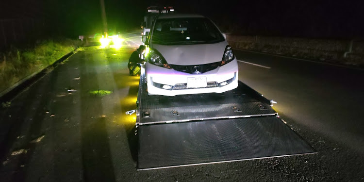 フィットのイノシシアタック・お釈迦・愛車廃車かも。・板金・｡｡｡(lll __ __)ﾊﾞﾀｯに関するカスタム事例の投稿画像3枚目