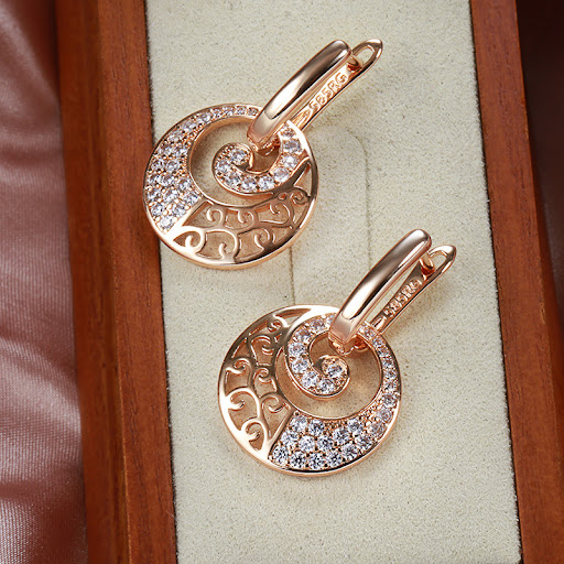Title 4, French Retro Hollow Jeweled Earrings for Women