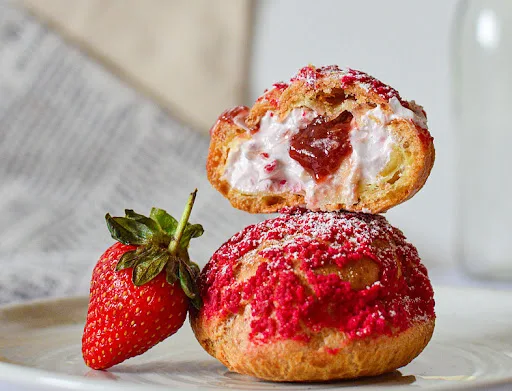 Stawberry Choux Pastry