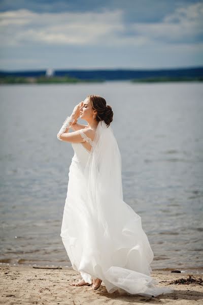 Fotógrafo de casamento Aliya Akhmadeeva (bonya555). Foto de 24 de julho 2019