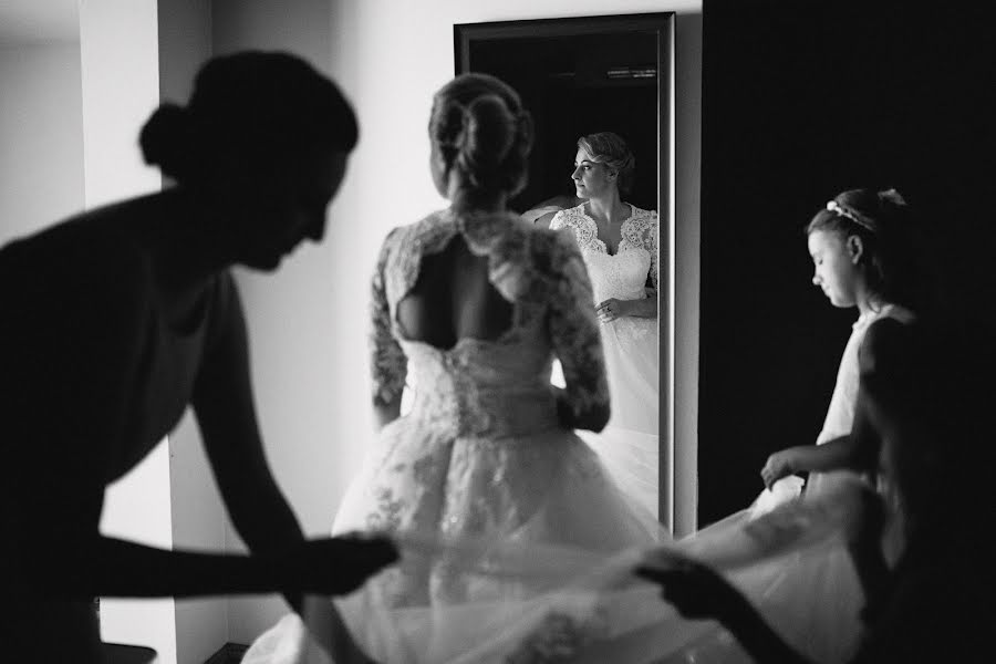 Photographe de mariage Simion Sebastian (simionsebasti). Photo du 27 mars 2015