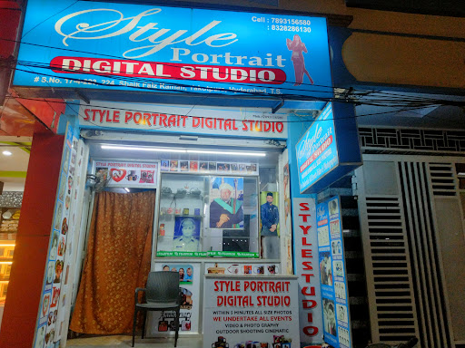 Style portrait digital studio — business photo 1