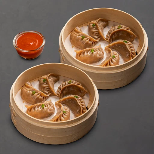 Steamed Chicken Wheat Momos With Momo Chutney -12Pcs
