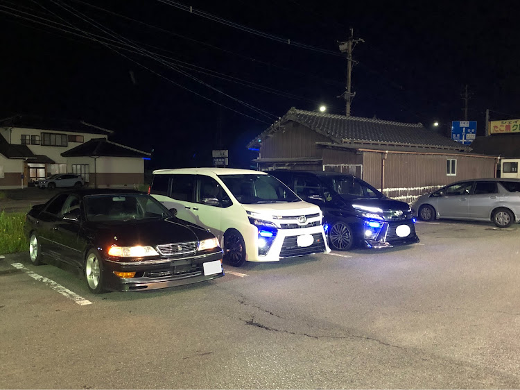 ヴォクシーの念願のコラボ・深夜の密会・異色コラボに関するカスタム事例の投稿画像1枚目