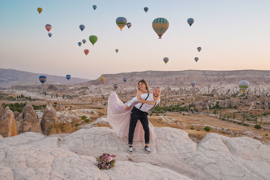 Fotógrafo de casamento Viktoriya Utochkina (vikkiu). Foto de 4 de outubro 2020