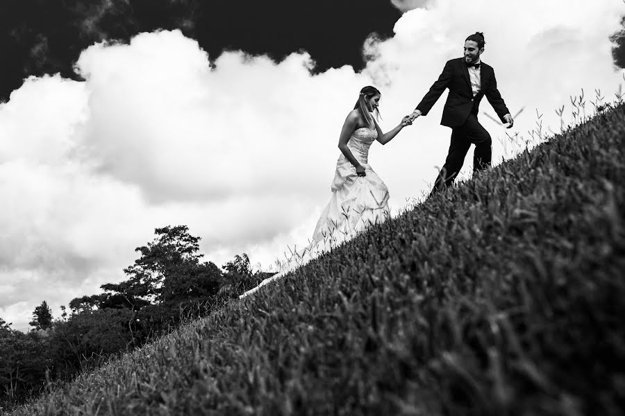 Fotografo di matrimoni Leonel Longa (leonellonga). Foto del 8 luglio 2019