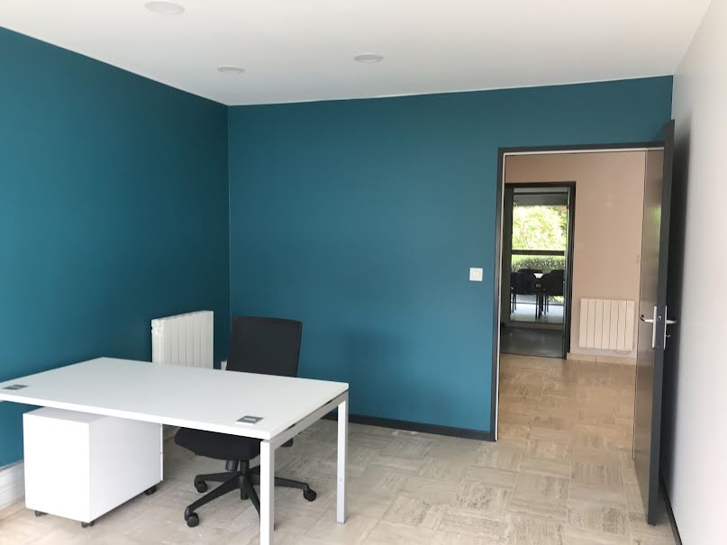 Location  locaux professionnels 5 pièces 137 m² à Louviers (27400), 430 450 500 €