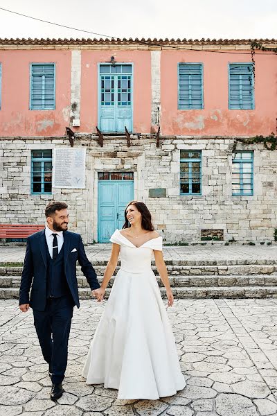 Wedding photographer Spyros Karvounis (spyroskarvounis). Photo of 1 February 2022