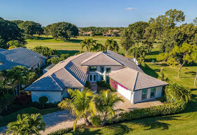 House with pool 3