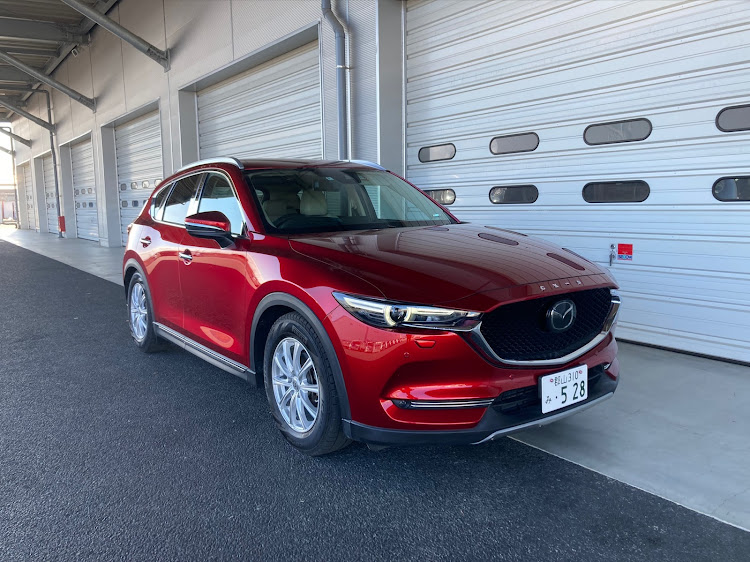 CX-5のキーパー洗車・他力洗車・ステッカー増やしたい・会社で撮影に関するカスタム事例の投稿画像1枚目