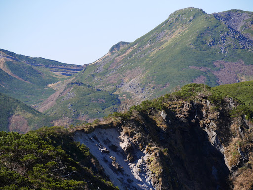 金山岩との間は崩壊キレット