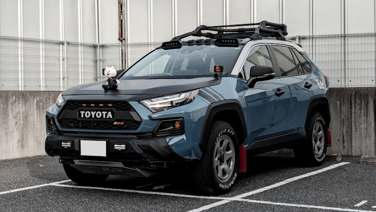 RAV4の木目調シート・ラプターライナー・ネクサスジャパン・グレイッシュブルー・rav4adventureに関するカスタム事例の投稿画像3枚目