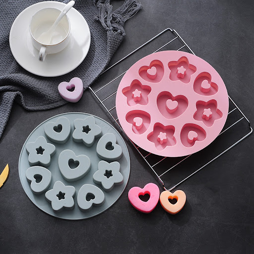 Title 6, Silicone 9-piece Love Donut Mold Bake perfect h...