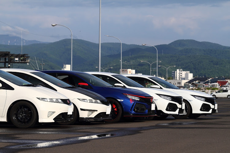シビックの北海道・FK8・FN2・プチオフに関するカスタム事例の投稿画像1枚目