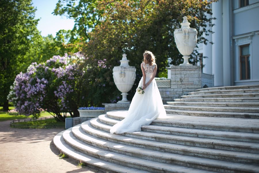 Fotógrafo de casamento Artem Bruk (bruk). Foto de 18 de setembro 2015