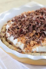 Peanut Butter Butterfinger Cream Cheese Pie was pinched from <a href="http://picky-palate.com/2015/03/11/peanut-butter-butterfinger-cream-cheese-pie/" target="_blank">picky-palate.com.</a>