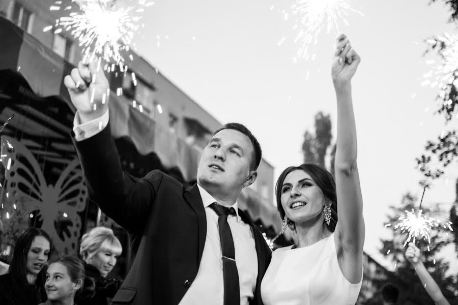 Fotógrafo de casamento Artem Popov (popovartem). Foto de 2 de junho 2018