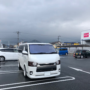 ハイエースバン TRH200V