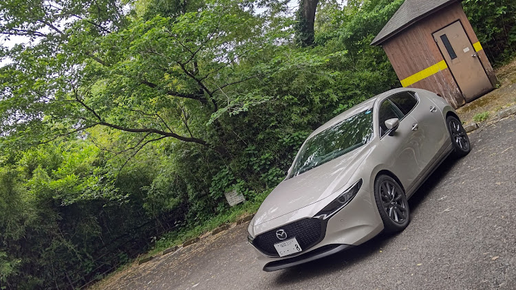 MAZDA3の車高調交換・プラチナクォーツメタリック・レガシィ・福岡愉快な仲間たち・Blitzまみれに関するカスタム事例の投稿画像3枚目