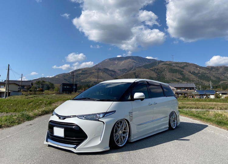 エスティマのエアサス公認🎈・里帰り・伊吹山・もっちーさん初コラボ👍️・コロナ禍終息願いますに関するカスタム事例の投稿画像1枚目